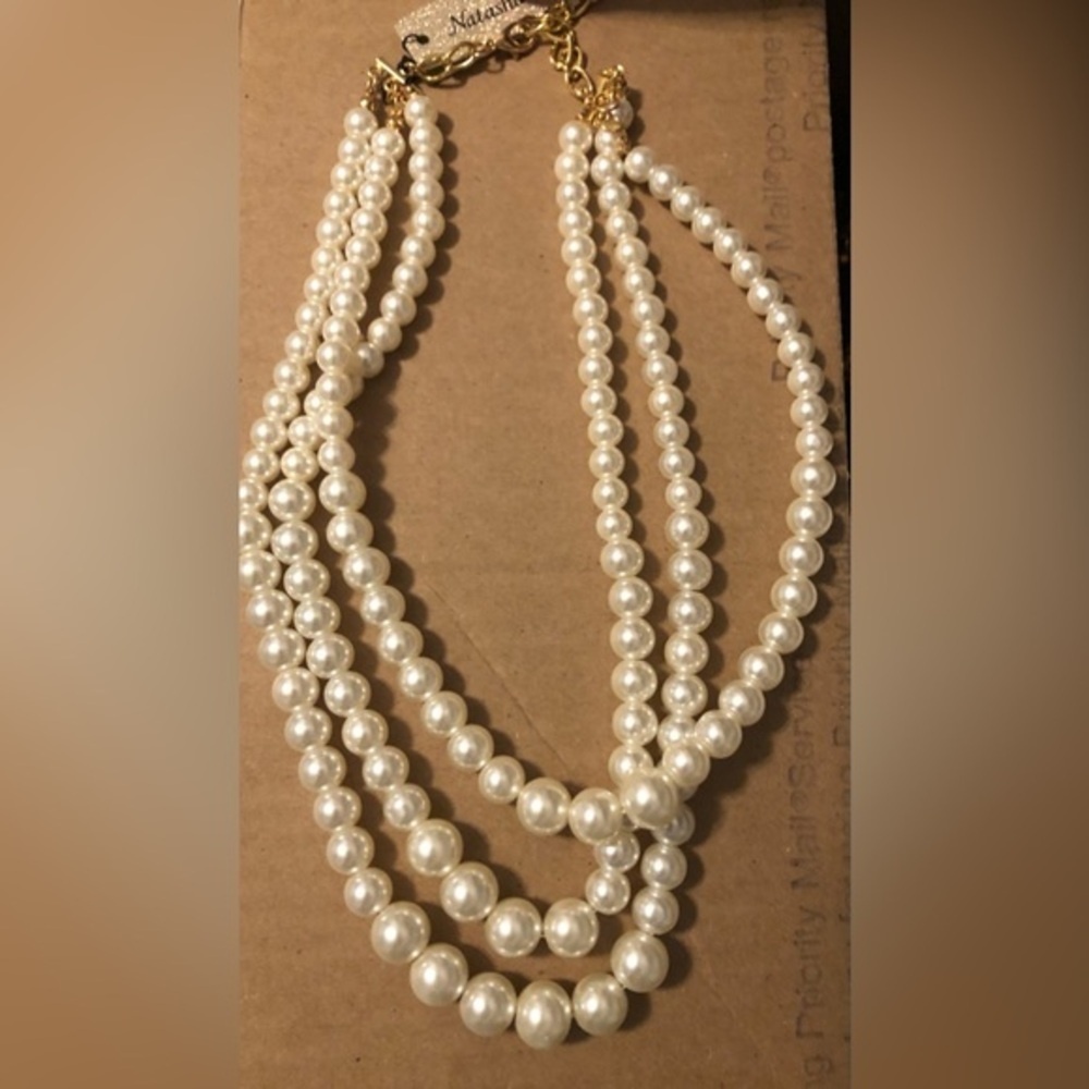 Natasha Couture 3 tiered layered classic faux‎ pearl necklace brand new
